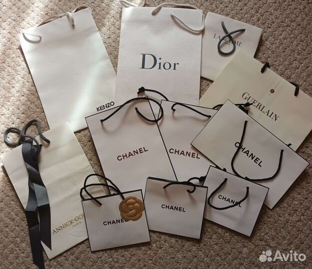 Фирменные пакеты и ленты