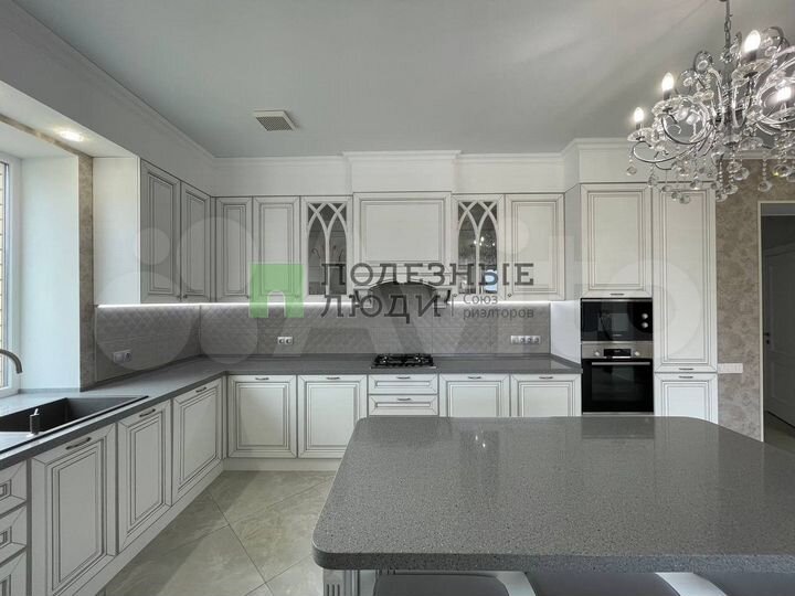 Дом 220 м² на участке 8 сот.