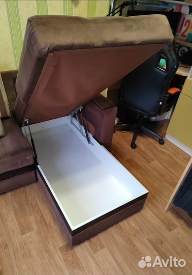 Угловой диван бу