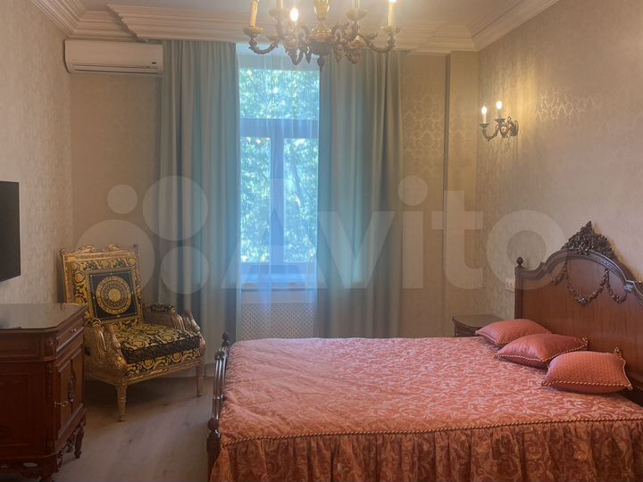 3-к. квартира, 100 м², 4/5 эт.