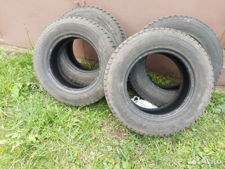 Hankook Winter I'Cept IZ2 215/70 R16