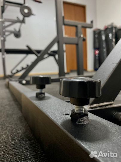 Стойки со скамьей и штангой