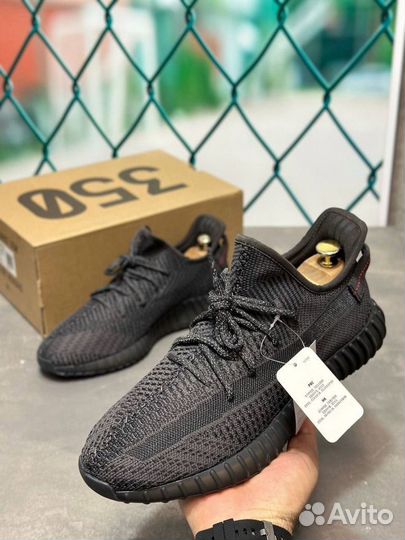 Adidas yeezy boost 350 черные разм. 40