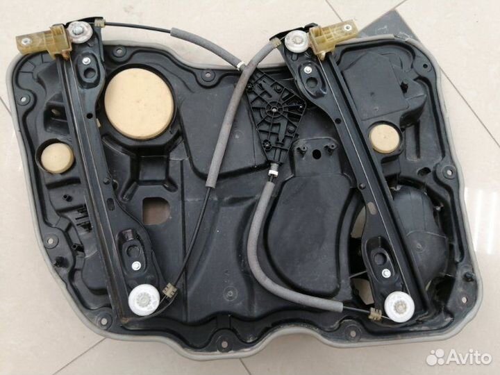 Стеклоподъемник передний правый Jeep Cherokee KL