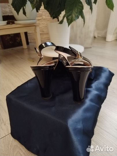 Босоножки женские 39 размер