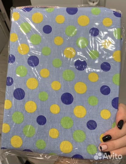 Простыня на резинке в детскую кроватку Новая