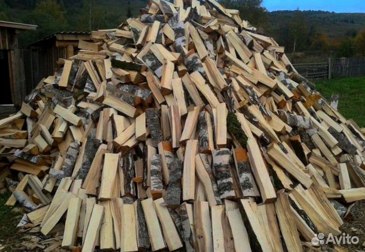 Дрова сложенные