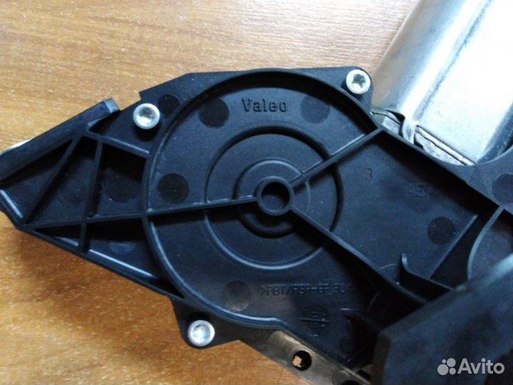 Мотор стеклоочистителя задний Renault Scenic 1996