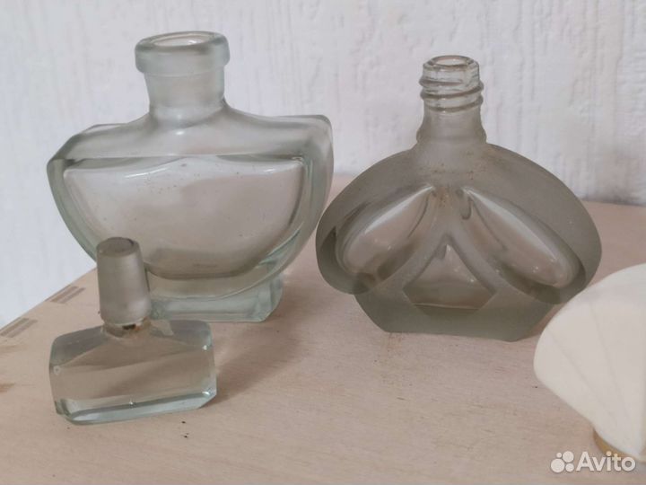 Флаконы из-под духов винтаж в притертой крышкой