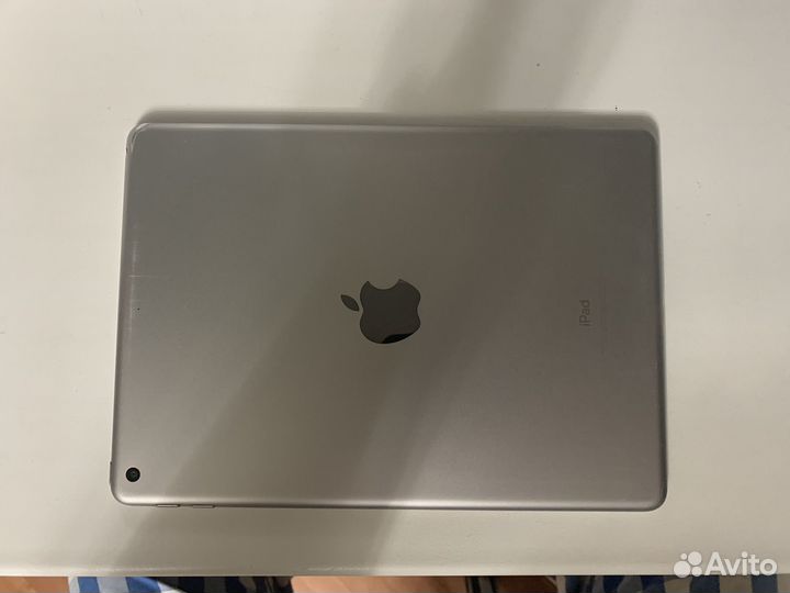 iPad wi-fi 32gb space gray mp2f2ru/a model a1822