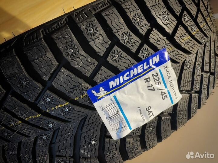 Michelin X-Ice North 4 225/45 R17 94T