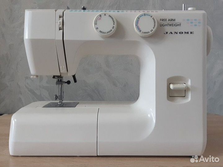 Швейная машинка Janome Free Arm Lightweight
