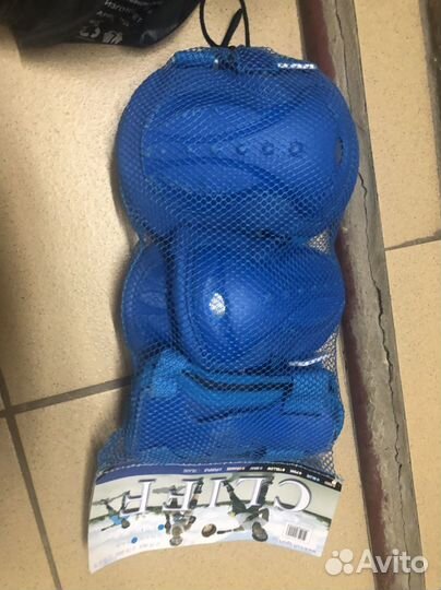 Роликовые коньки