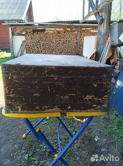 Чемодан деревянный старинный