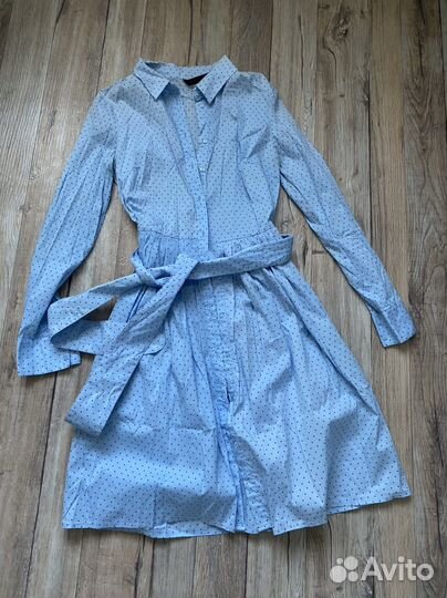 Голубое платье в горошек