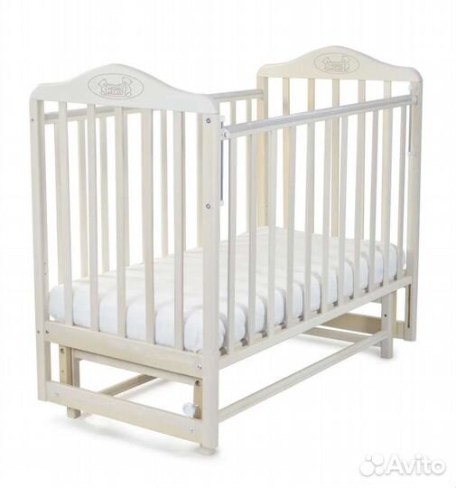 Детская кроватка с маятником