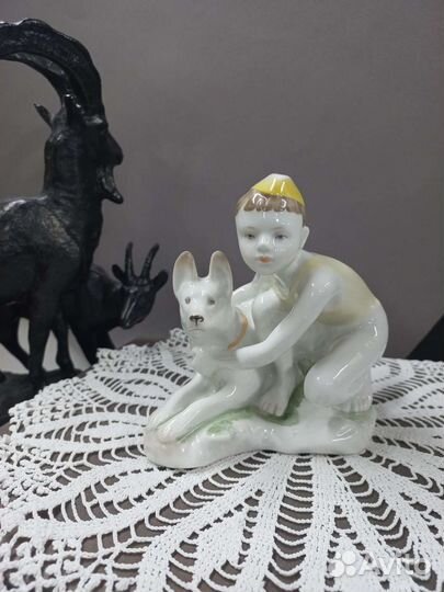 Статуэтка фарфор Пограничник