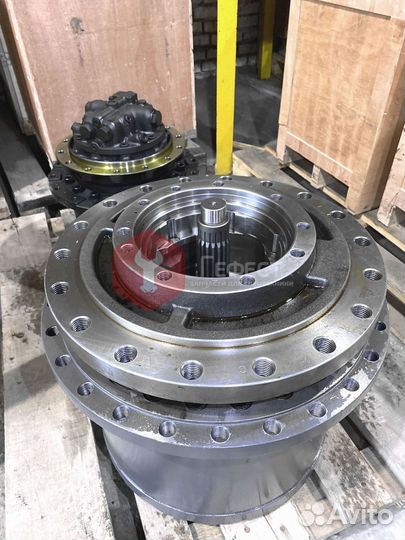 Бортовой редуктор Case CX300C