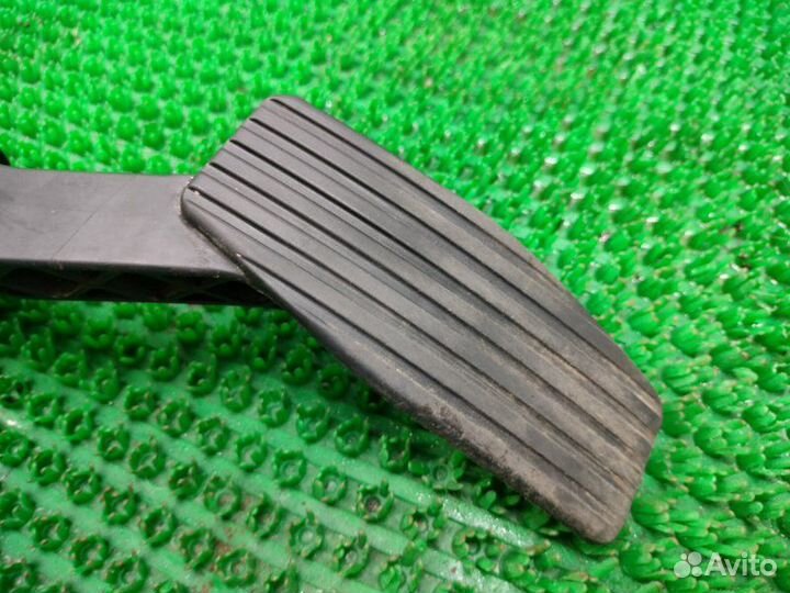 Педаль газа Лада Гранта 2015