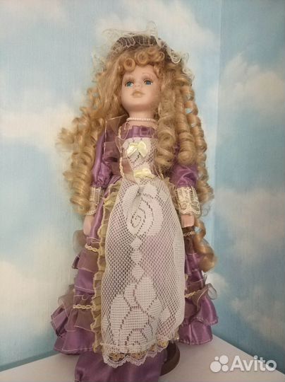 Кукла фарфоровая 40 см