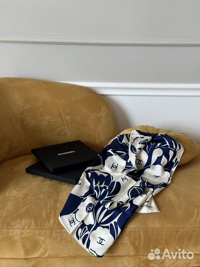 Шелковый платок Chanel