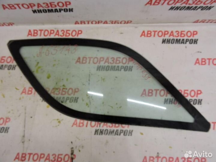 Стекло кузовное глухое правое Subaru Impreza G10 1