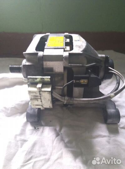 Двигататель стиральной машины