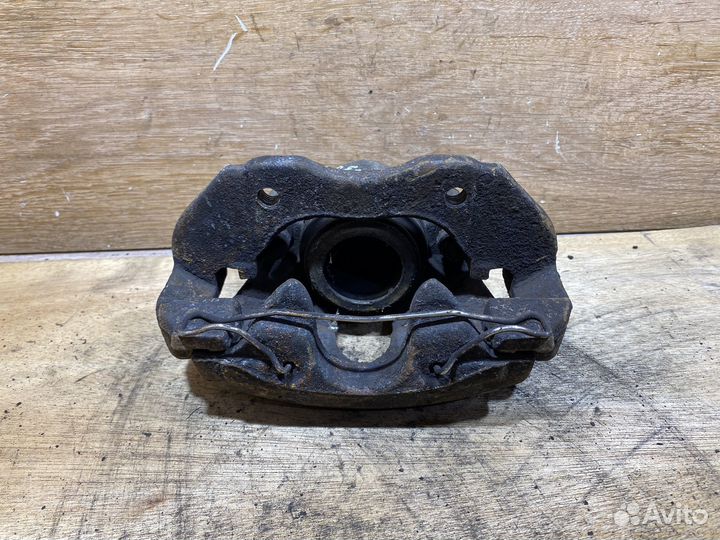 Суппорт передний левый Ford Focus 2 S80