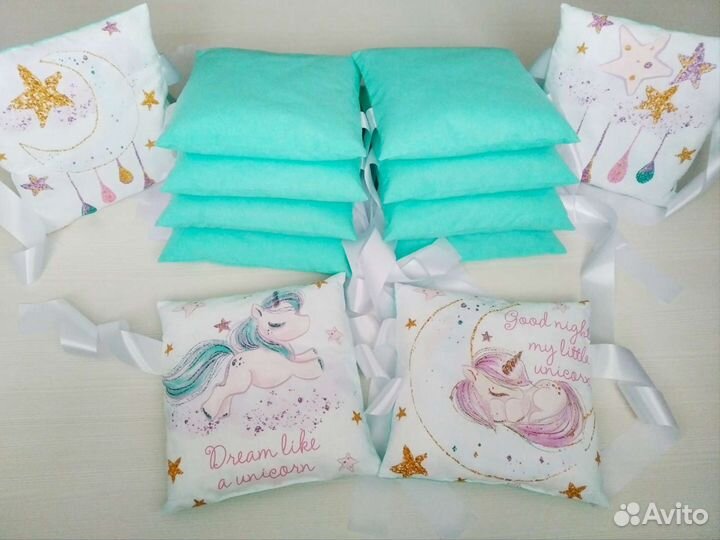 Новый комплект на выписку, в кроватку