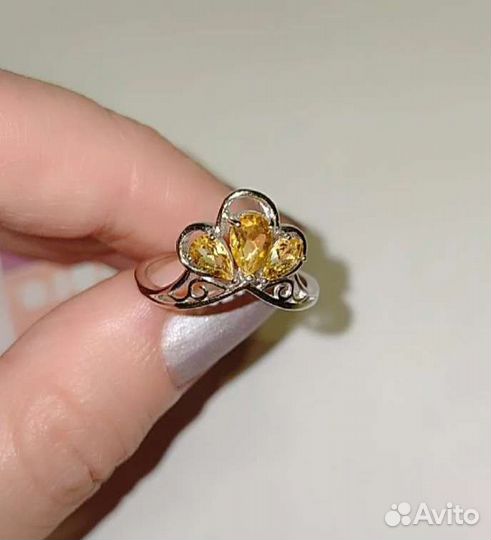 Серебряное кольцо с нат. цитринами