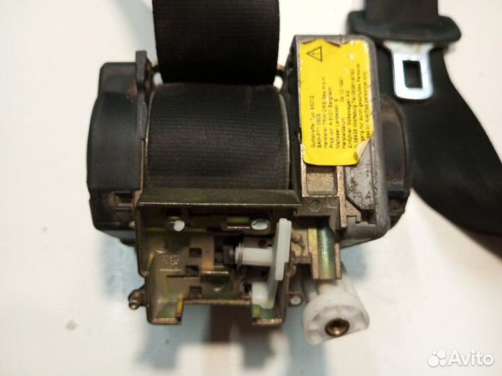 Ремень безопасности задний левый Volkswagen Passat