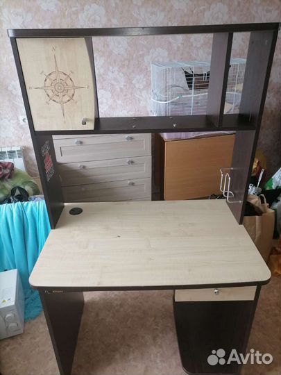 Компьютерный стол