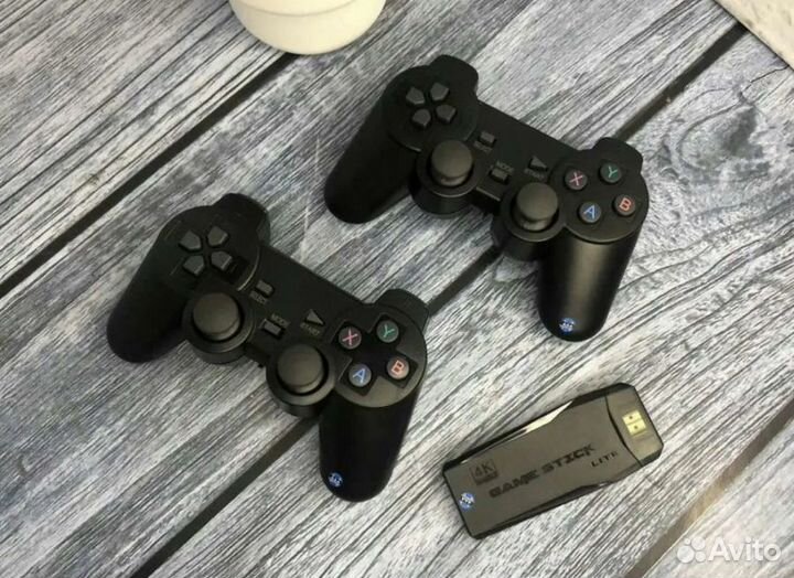 Игровая приставка 10 000 игр