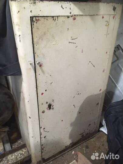 Шкаф металлический сейф