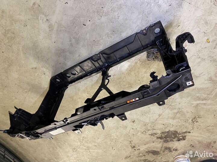 Телевизор (рамка радиатора) Mazda Axela BL5FP