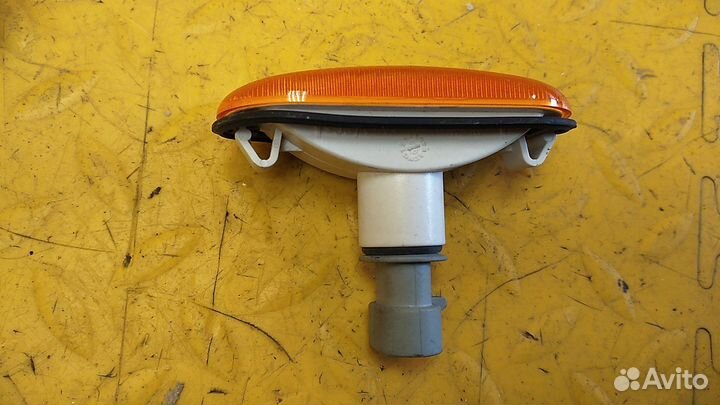 Повторитель поворота в крыло Felicia