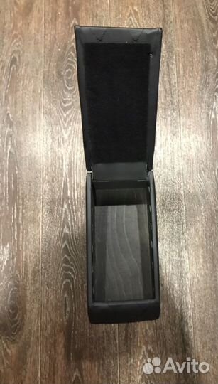 Подлокотник Renault Logan