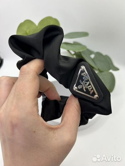 Резинка для волос Prada