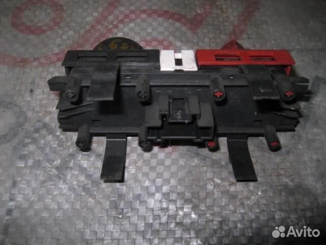 Кнопка аварийной сигнализации от Renault Megane I