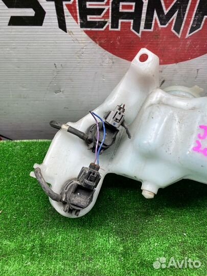 Бачок стеклоомывателя Toyota Rush J200E