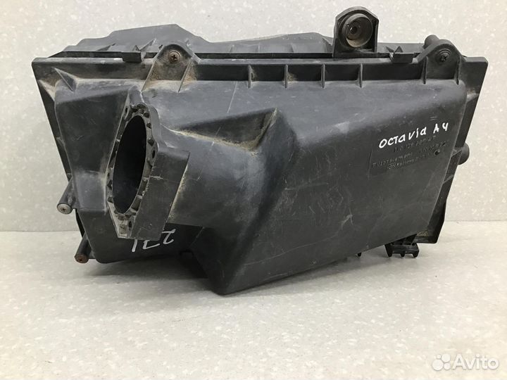 Корпус воздушного фильтра Skoda Octavia (A4 1U) 20
