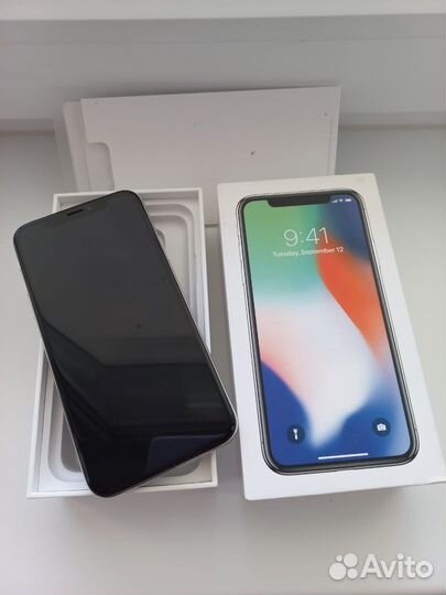 iPhone X, 64 ГБ