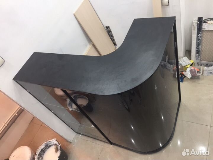 Ресепшен 2 в 1-ом. Витрина и стойка администратора