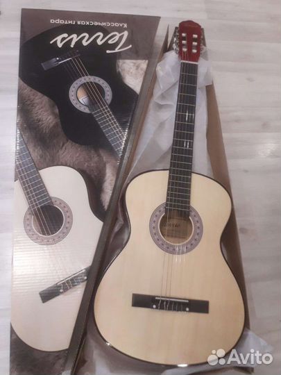 Гитара Terris классическая,струны нейлон 4/4 и 7/8