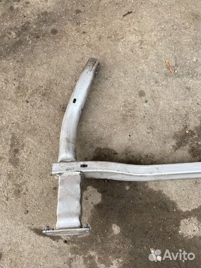 Подрамник передняя часть Peugeot 407