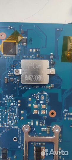 Материнская плата с оперативной памятью