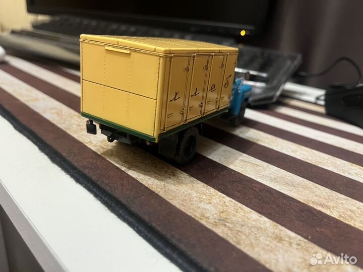 Гзса-3704 (хлебовозка) со следами эксплуатации