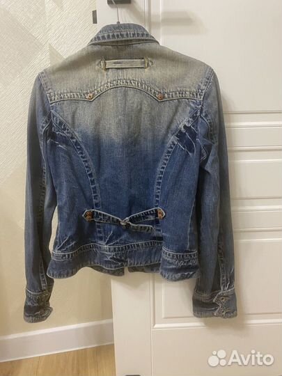 Джинсовая куртка