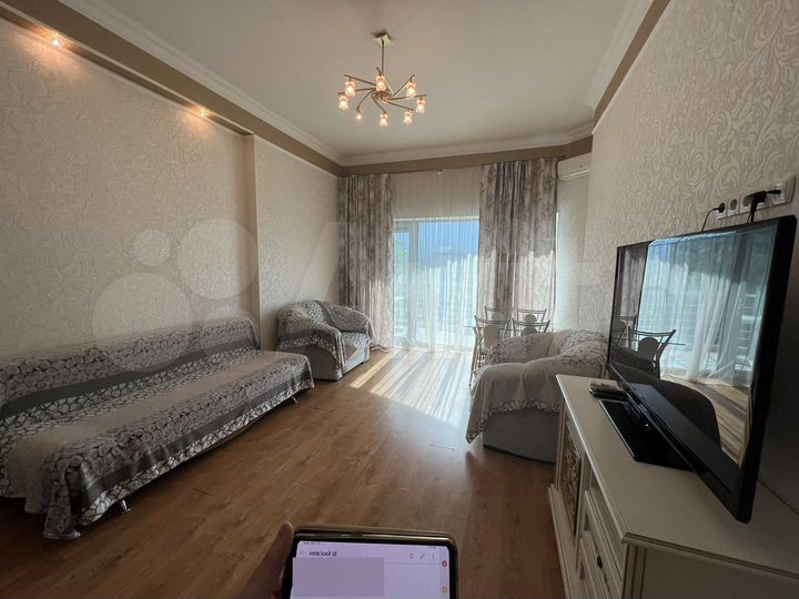 2-к. квартира, 65 м², 3/10 эт.