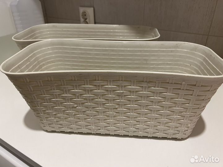 Разные кашпо и горшки